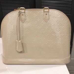 Louis Vuitton Alma Monogram Vernis